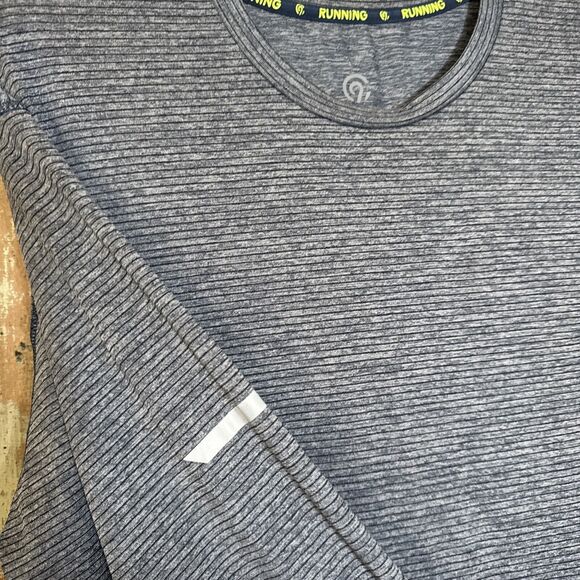 Champion Men’s Gray Long-Sleeve Activewear Top Size XL Blue Striped - Picture 3 of 7